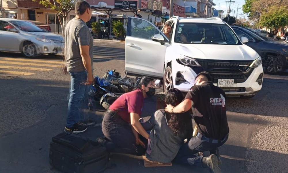 Veracruz: Conductor de camioneta se pasa el alto y atropella pareja de ...