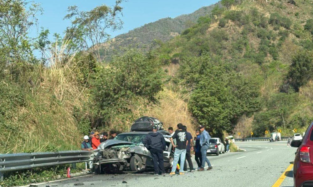 Oaxaca: Doble accidente en autopista a la Costa deja un fallecido y ...